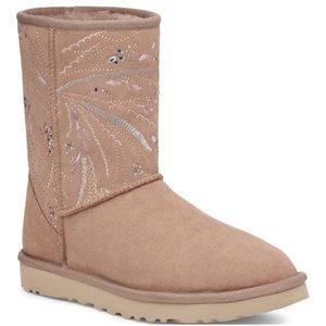 NEW UGG CLASSIC SHORT BOOTS